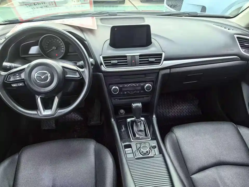 Mazda 3 Angkesaila