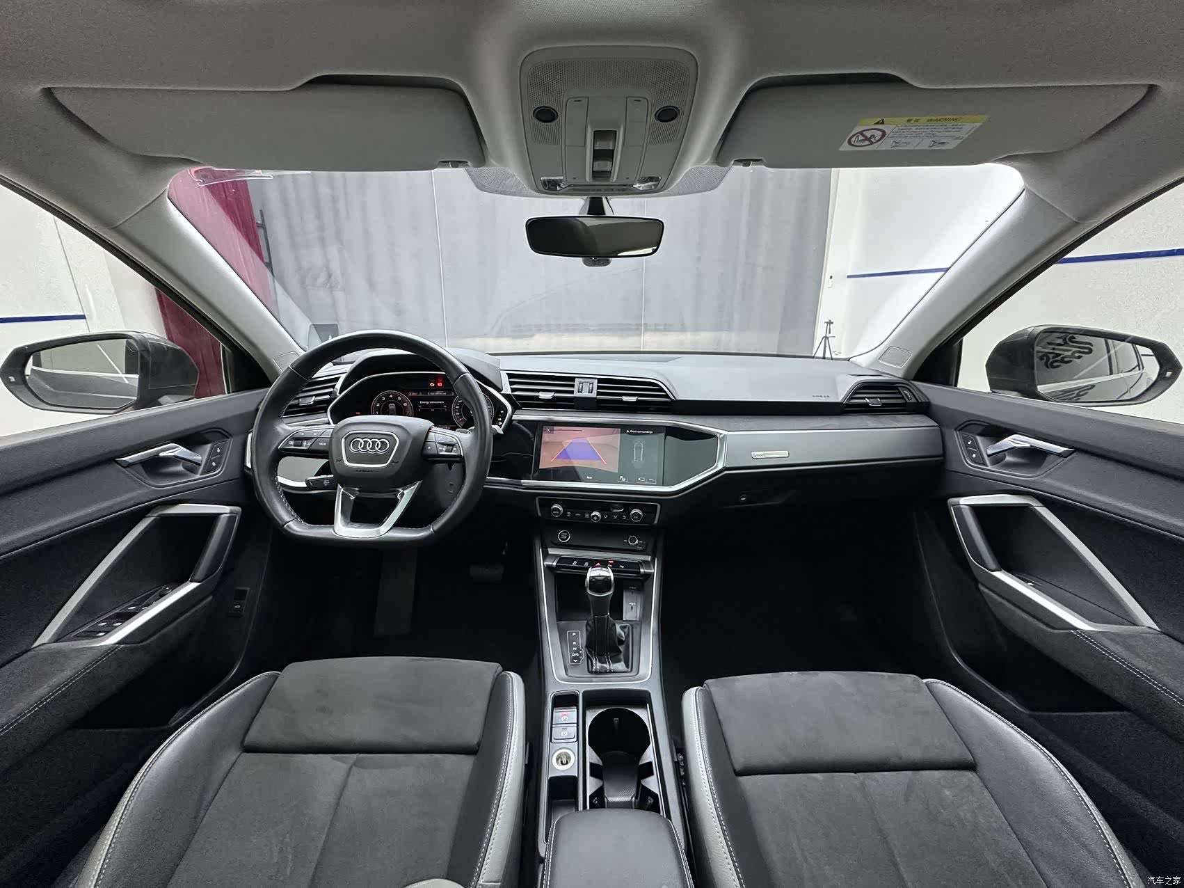 Audi Q3, 2022 11