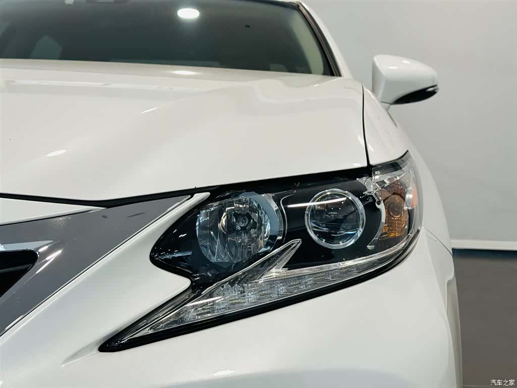 Lexus ES, 2018 14