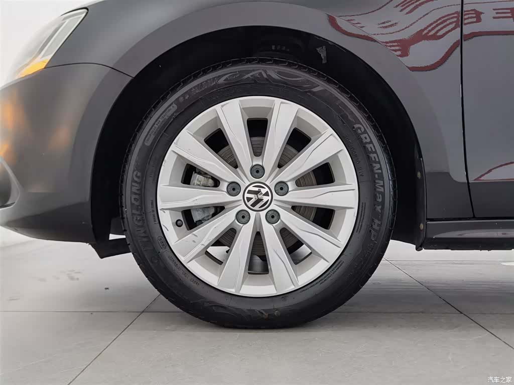 Volkswagen Sagitar, 2014 17