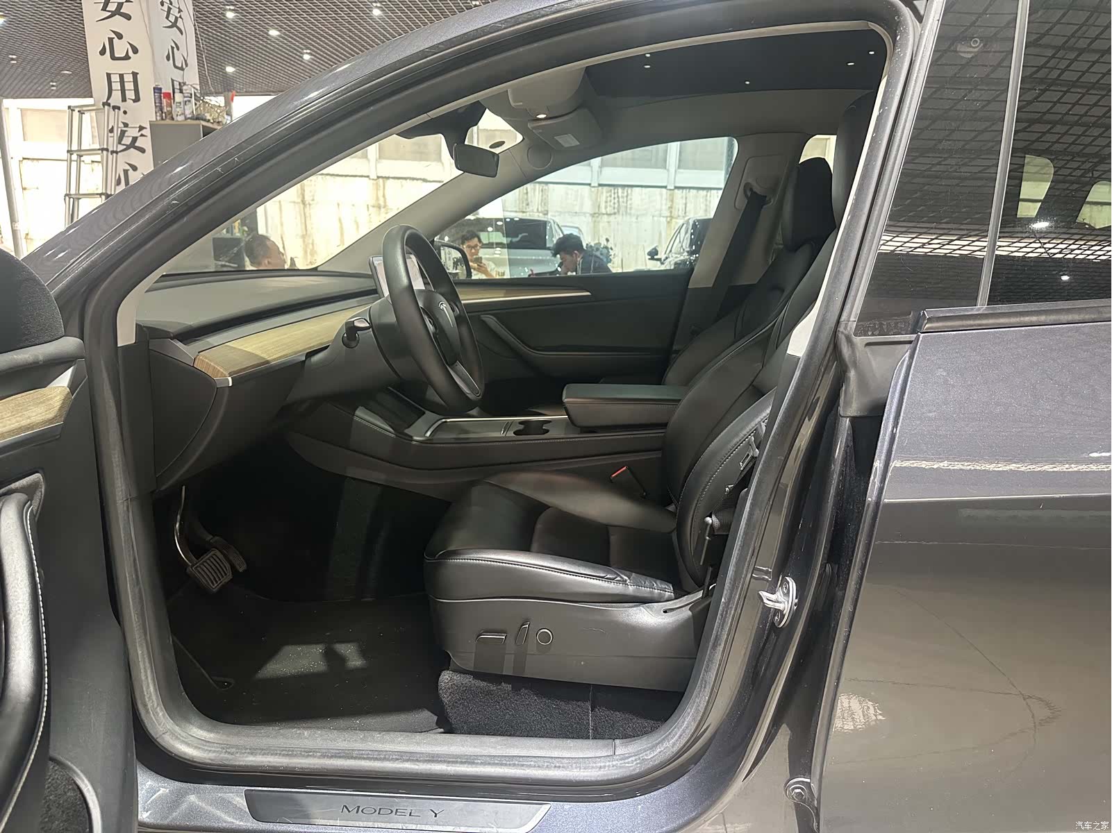 Tesla Model Y, 2023 7