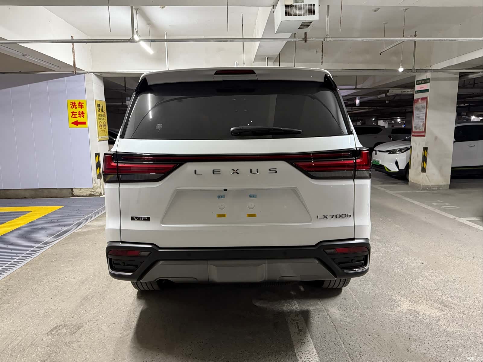 Lexus LX, 2025 11