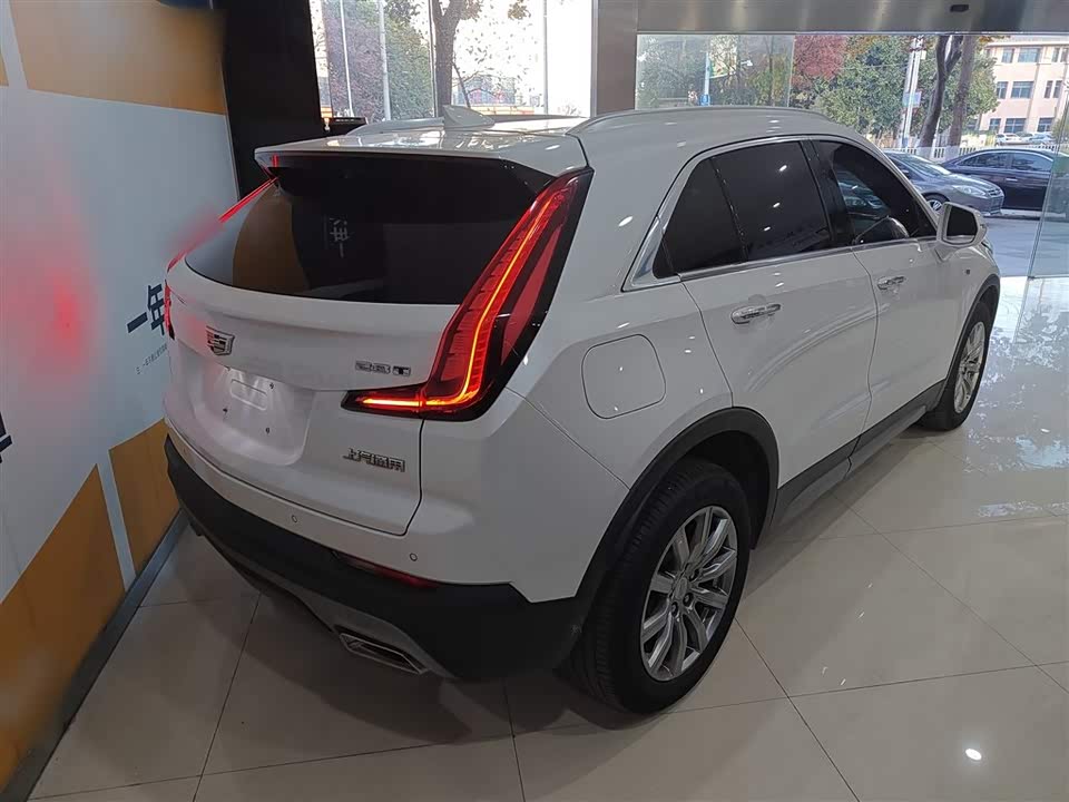 Cadillac XT4