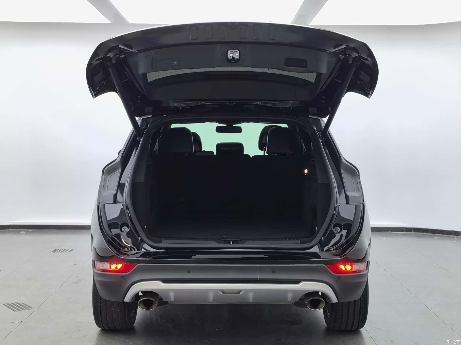 Lincoln MKC, 2019 14