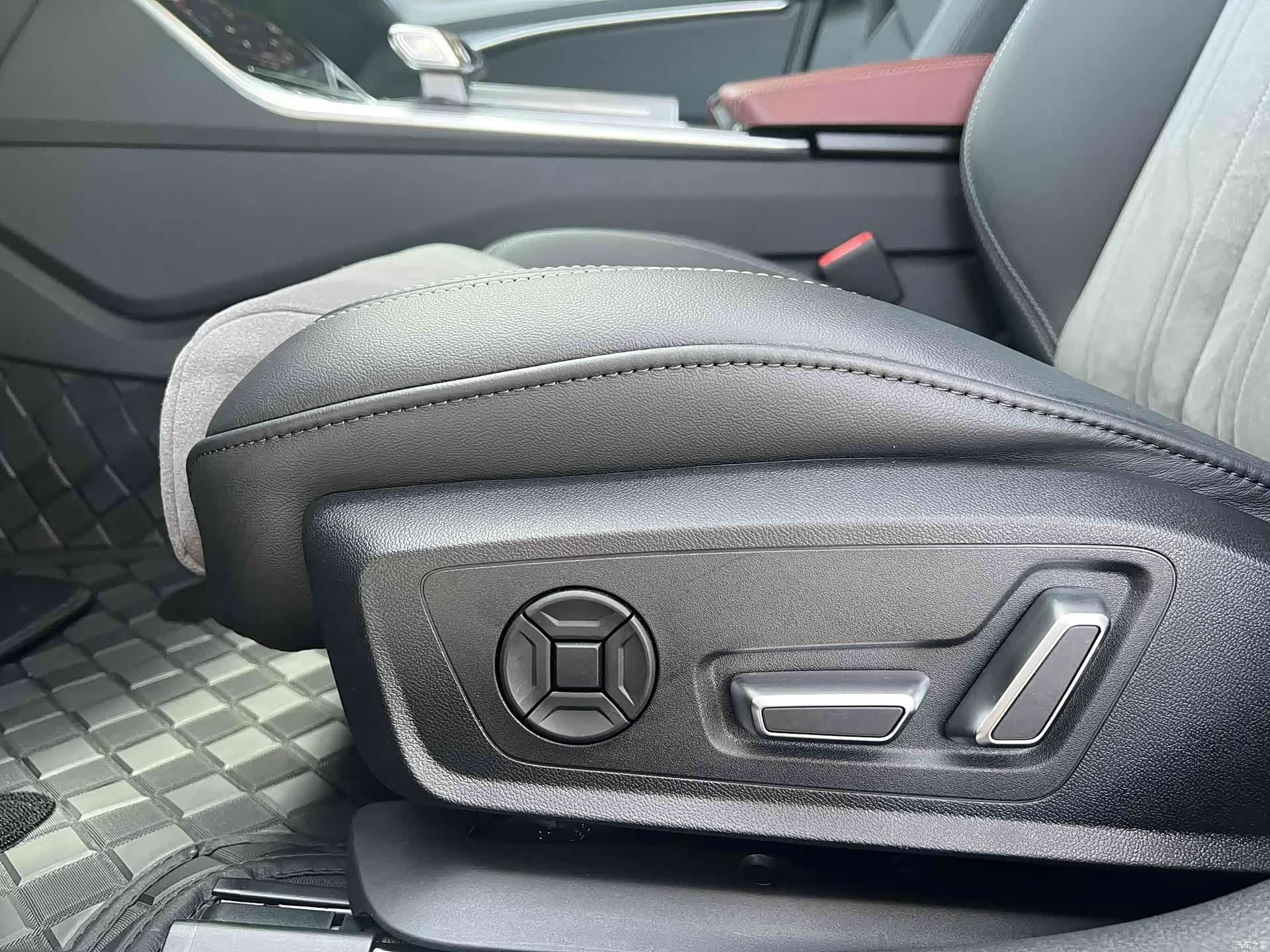 Audi A6L, 2025 10