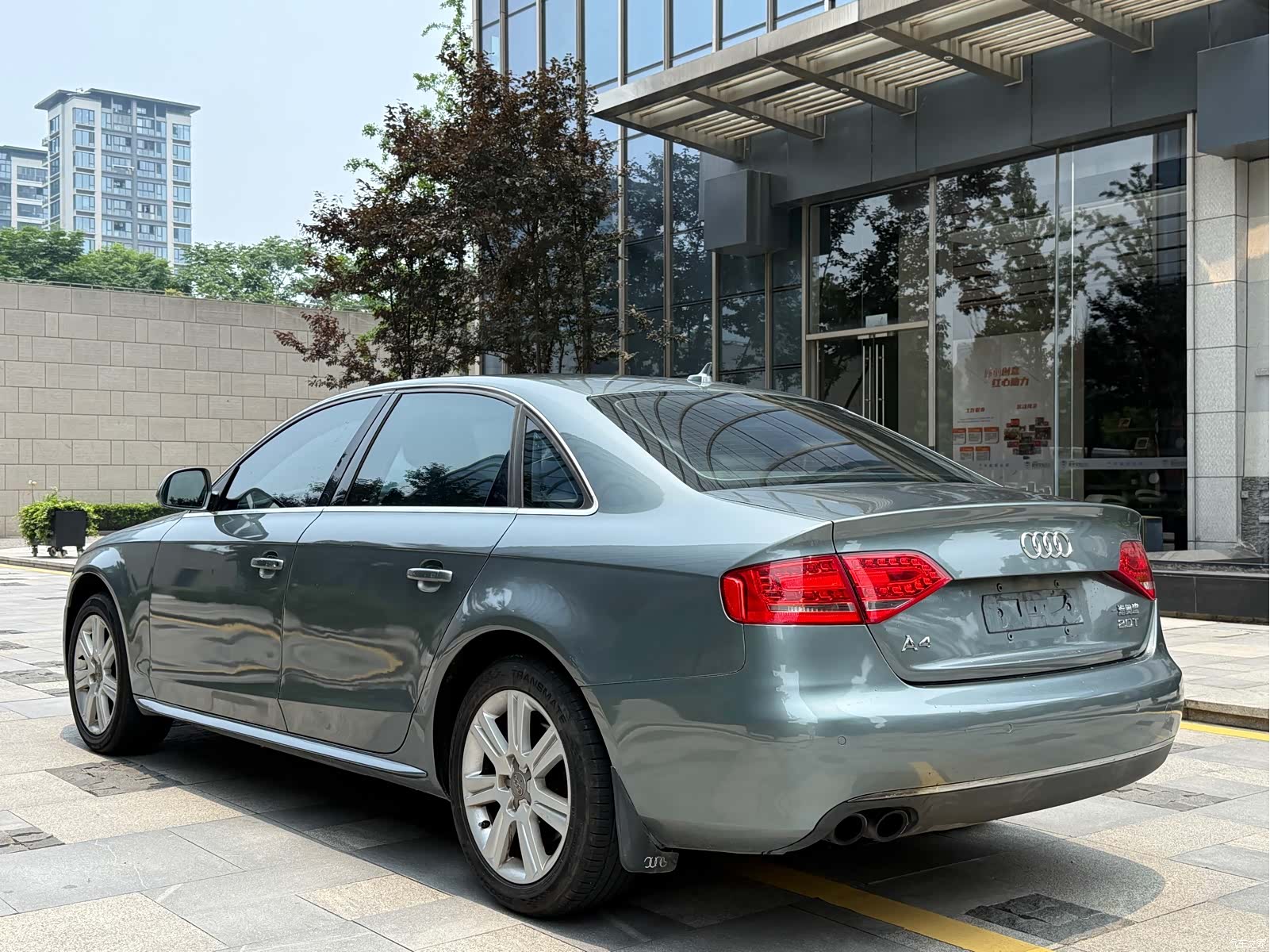 Audi A4L, 2011 6