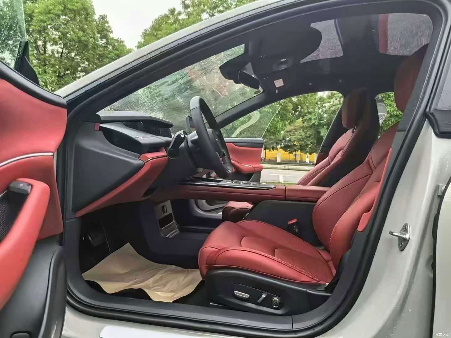 Xiaomi SU7, 2025 3