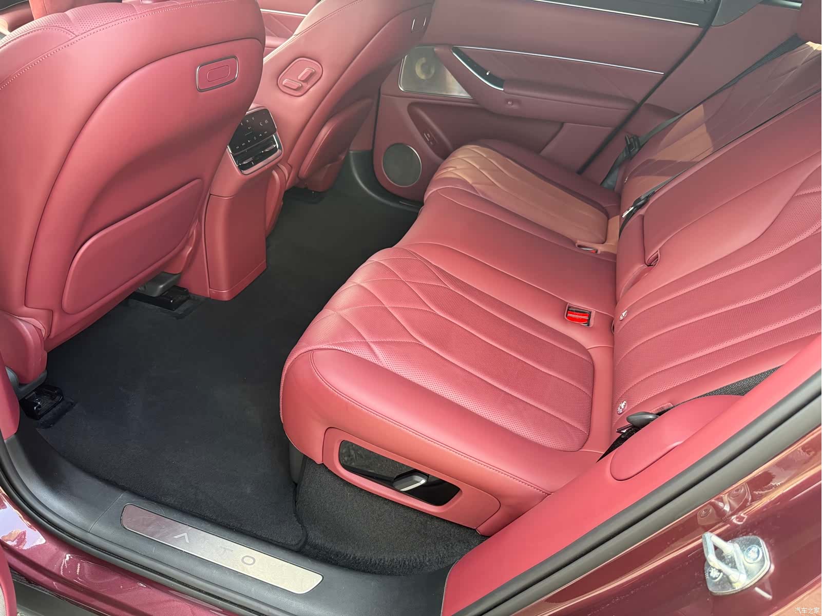 AITO M8, 2025 8