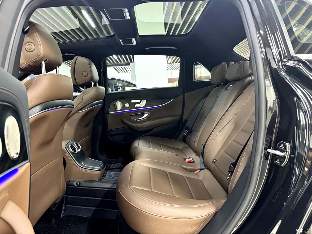 Mercedes-Benz E-Class, 2021 12