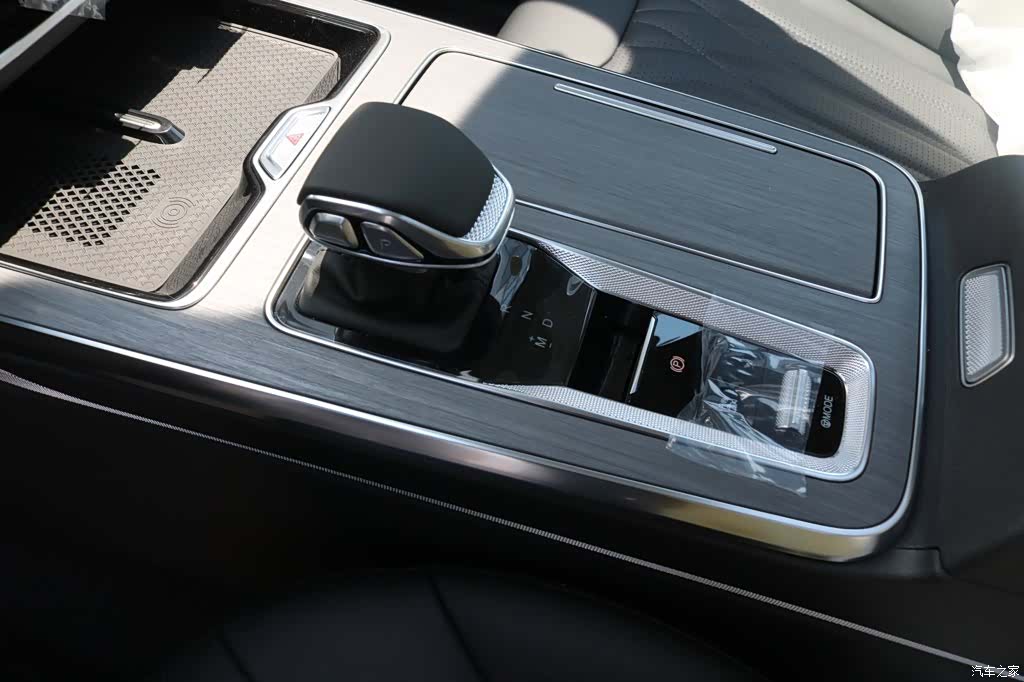 Hongqi HS5, 2026 14