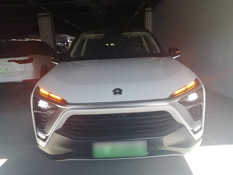 NIO ES8