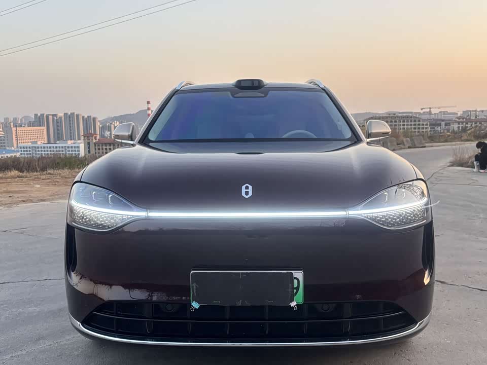 AITO Ask the world M9