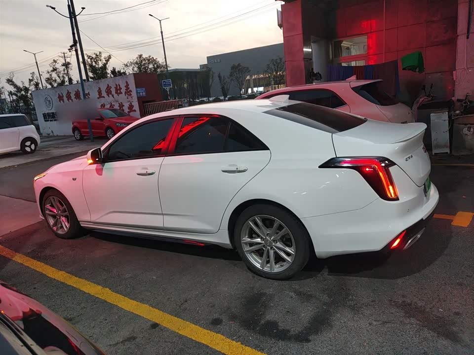 Cadillac CT4
