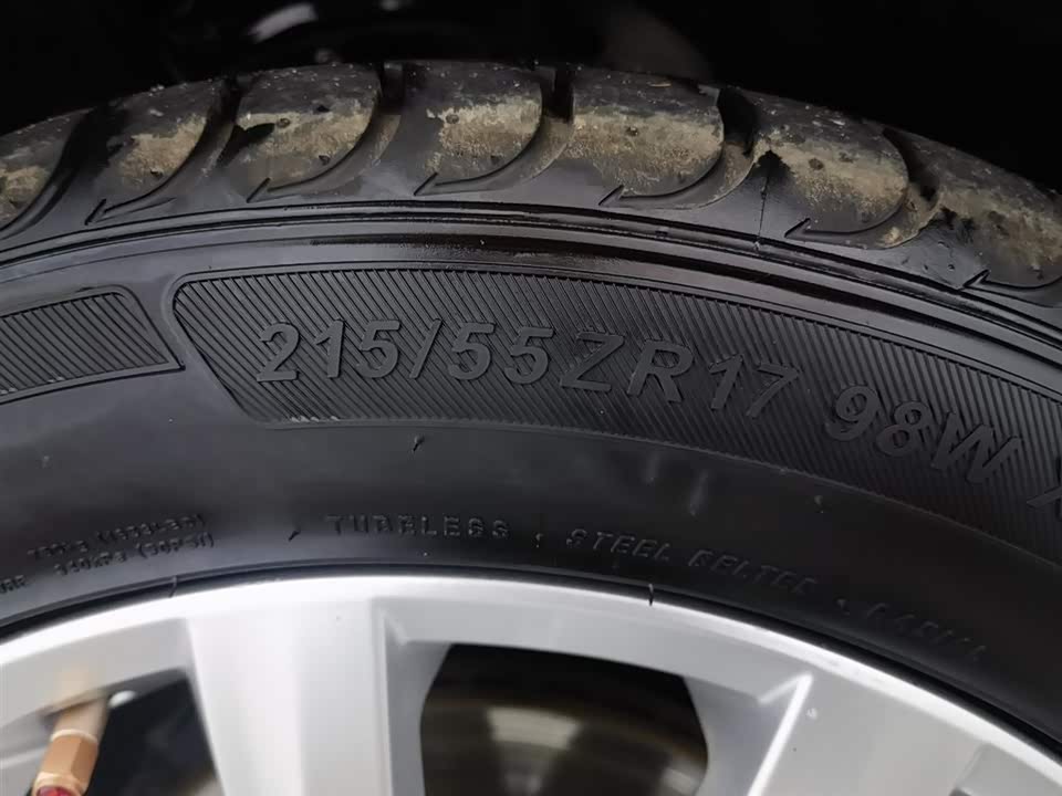 Volkswagen T-ROC exploring Songs