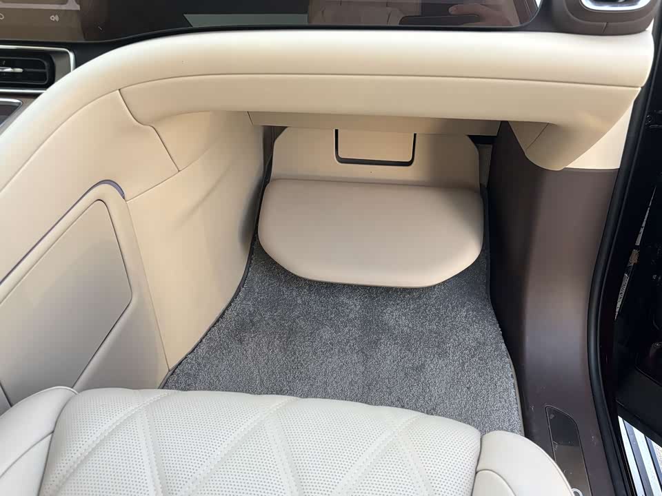 AITO Ask the world M9