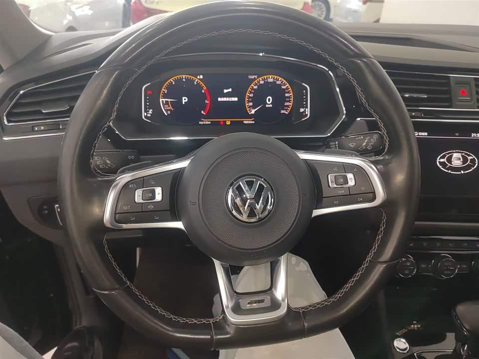 Volkswagen Tiguan L