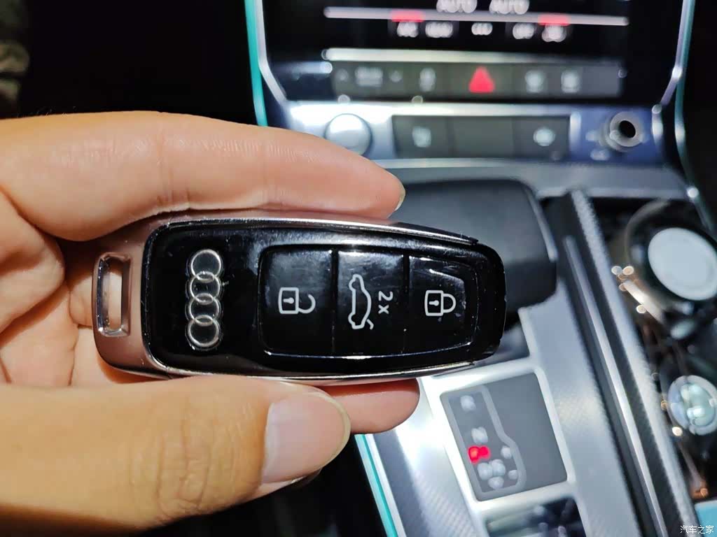 Audi A6L, 2020 12