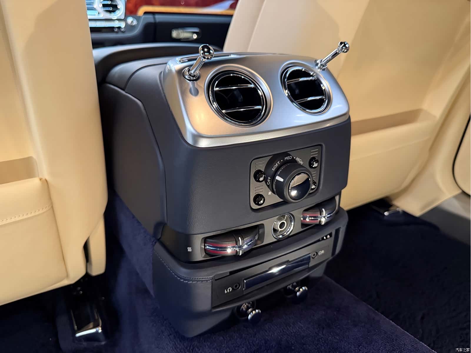 Rolls-Royce Ghost, 2016 22