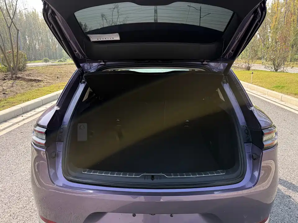 AITO Ask the world M5