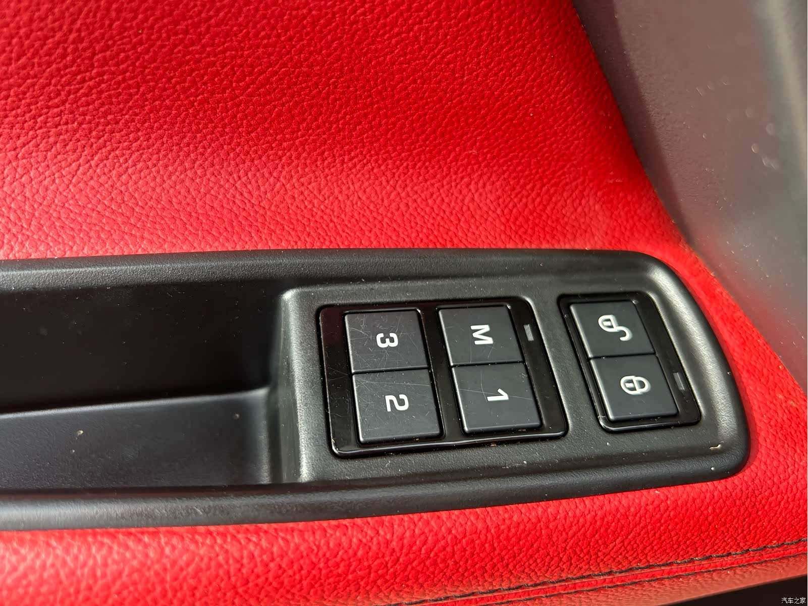 Jaguar XE, 2016 33