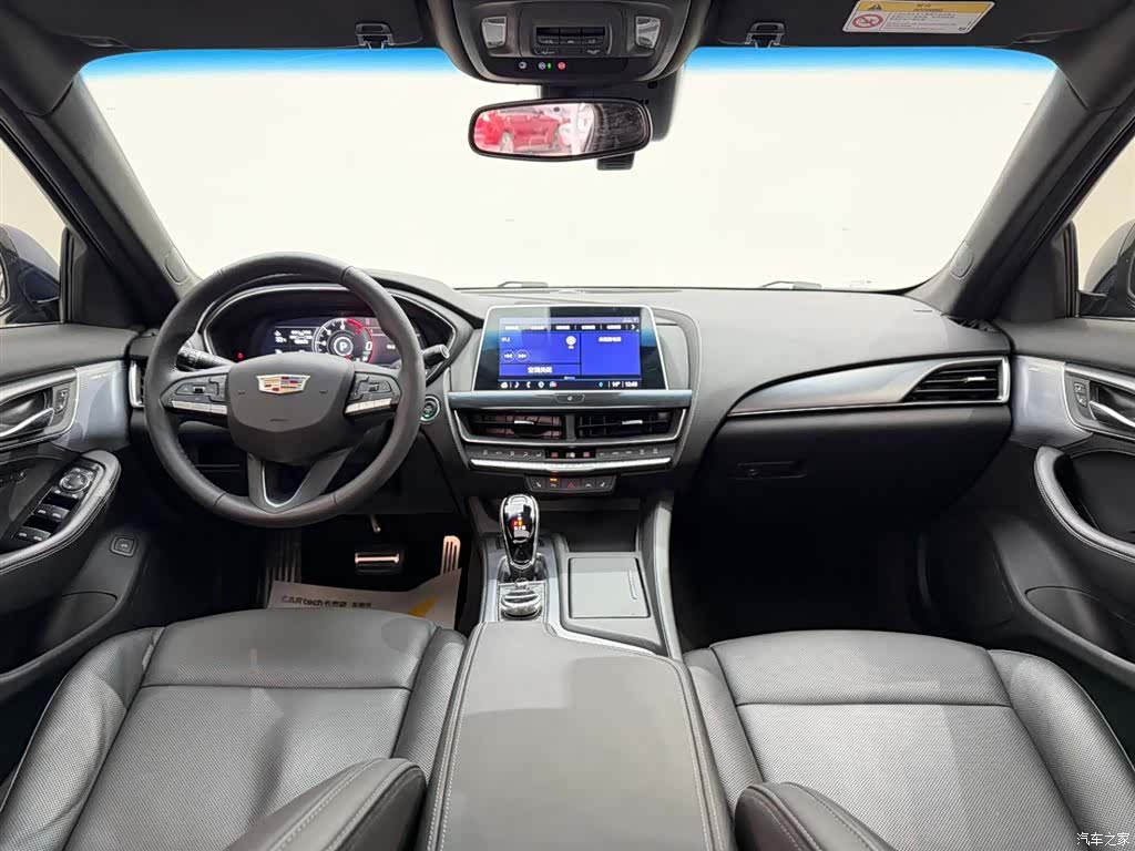 Cadillac CT5, 2023 25