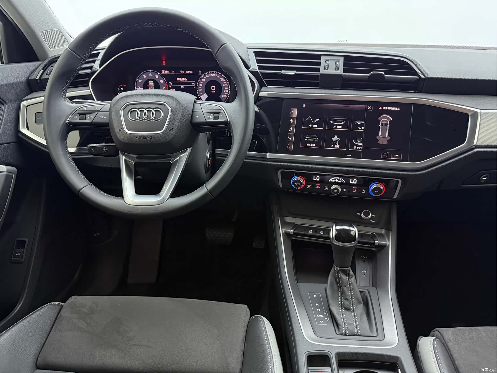Audi Q3, 2023 14
