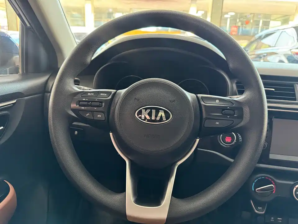 Kia KX CROSS