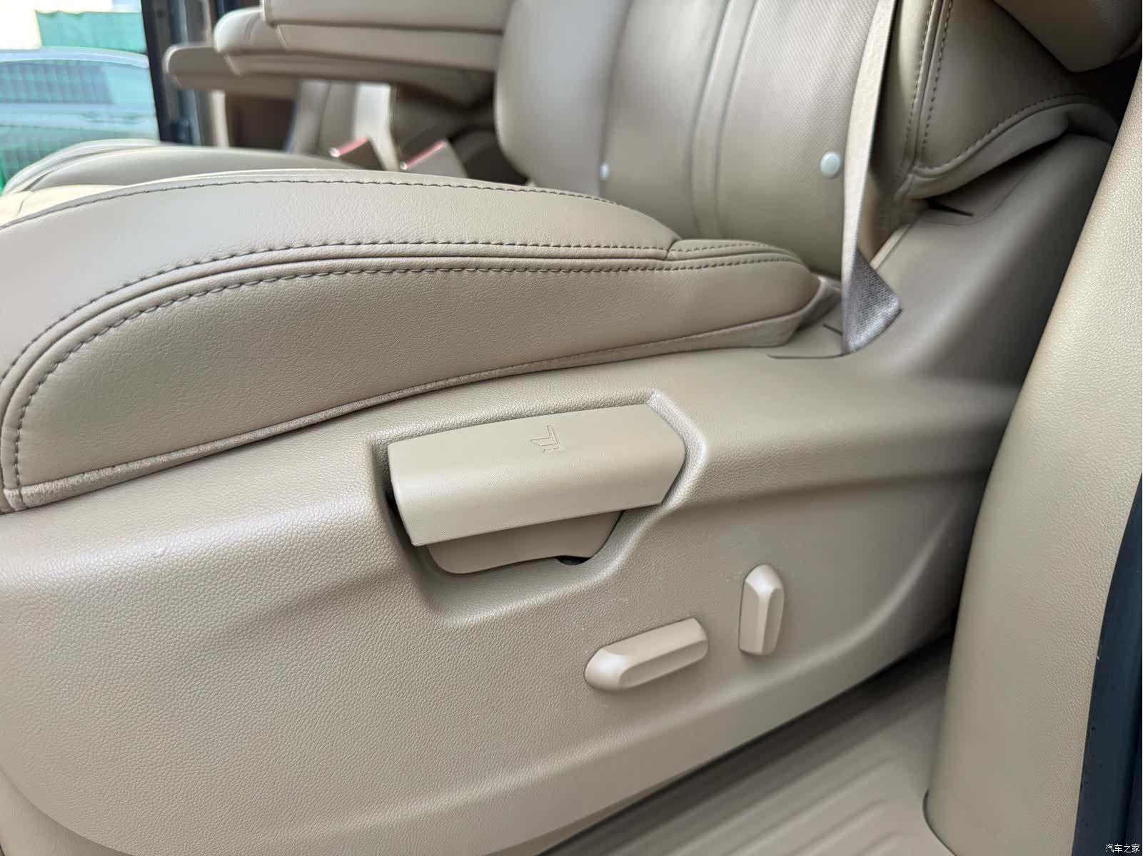 Buick GL8, 2017 18