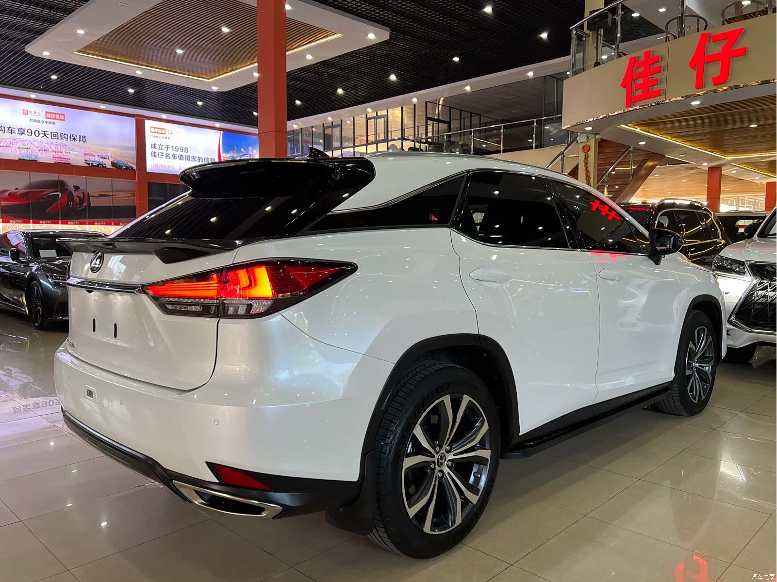 Lexus RX, 2022 все фото