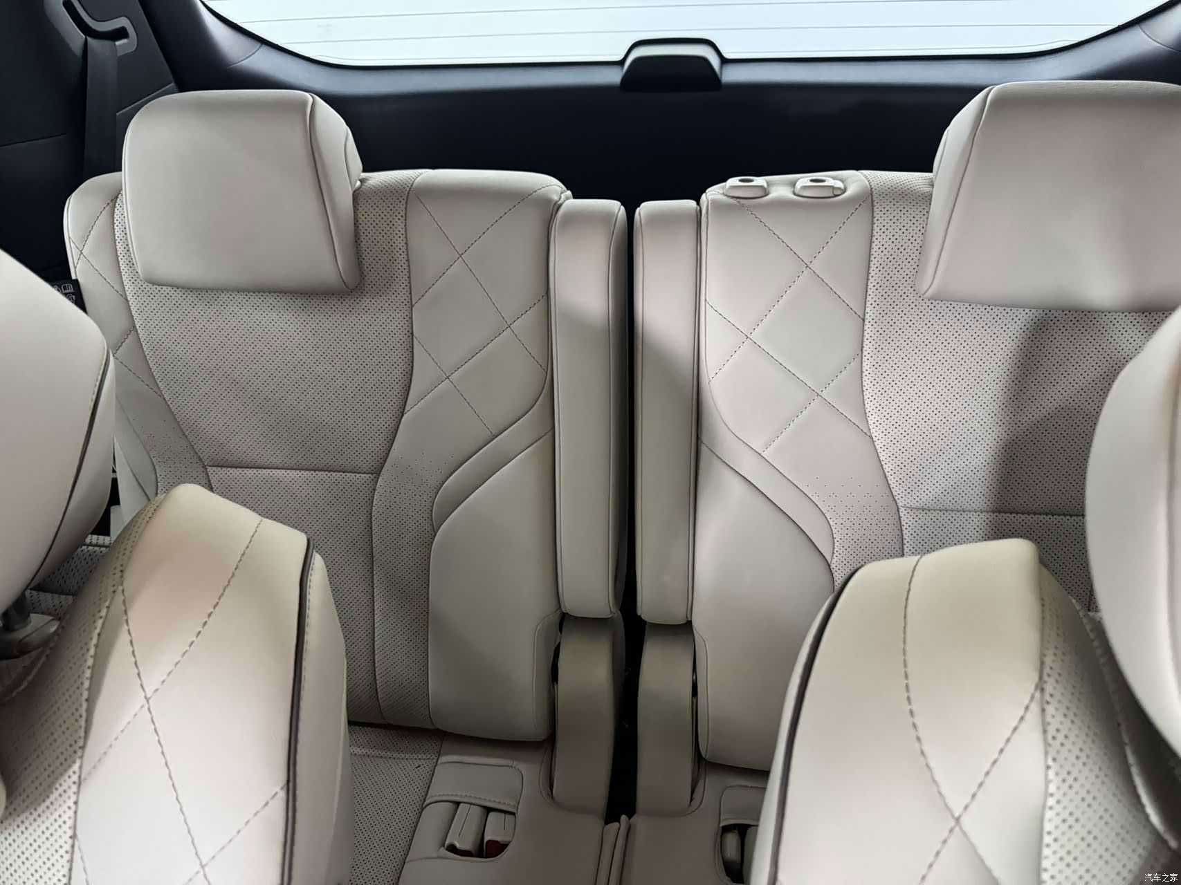Toyota Alphard, 2024 9