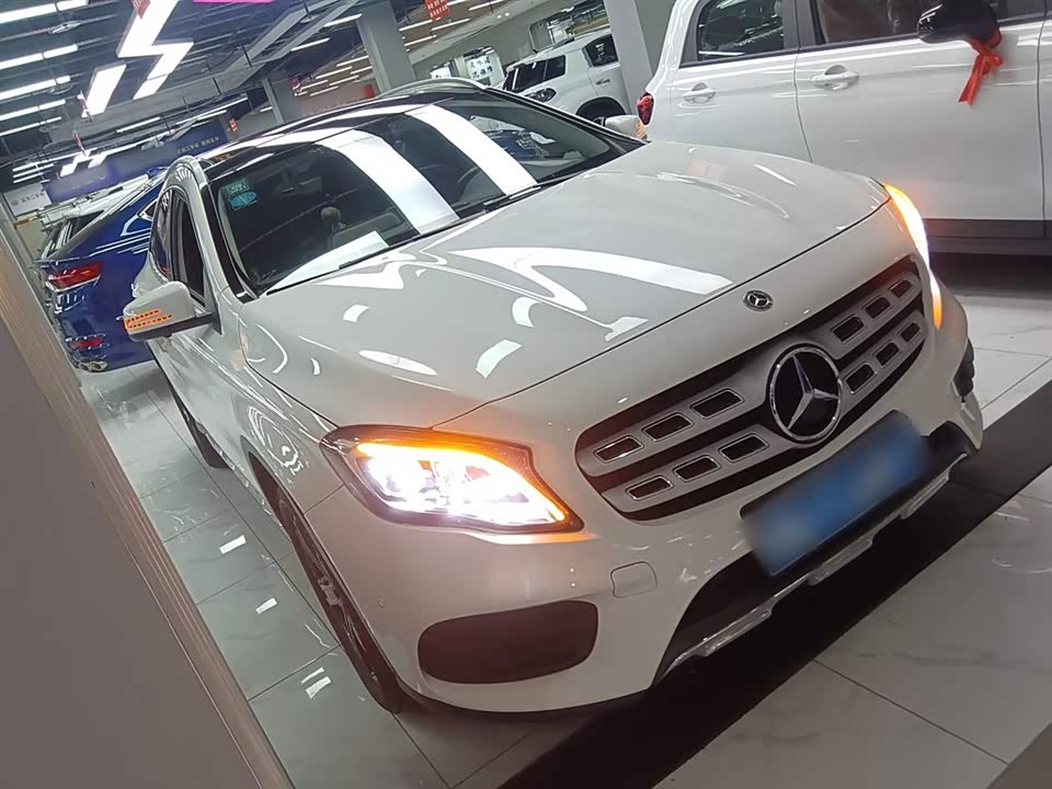 Mercedes-Benz GLA