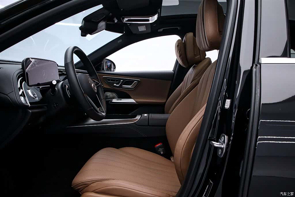 Mercedes-Benz E-Class, 2024 12