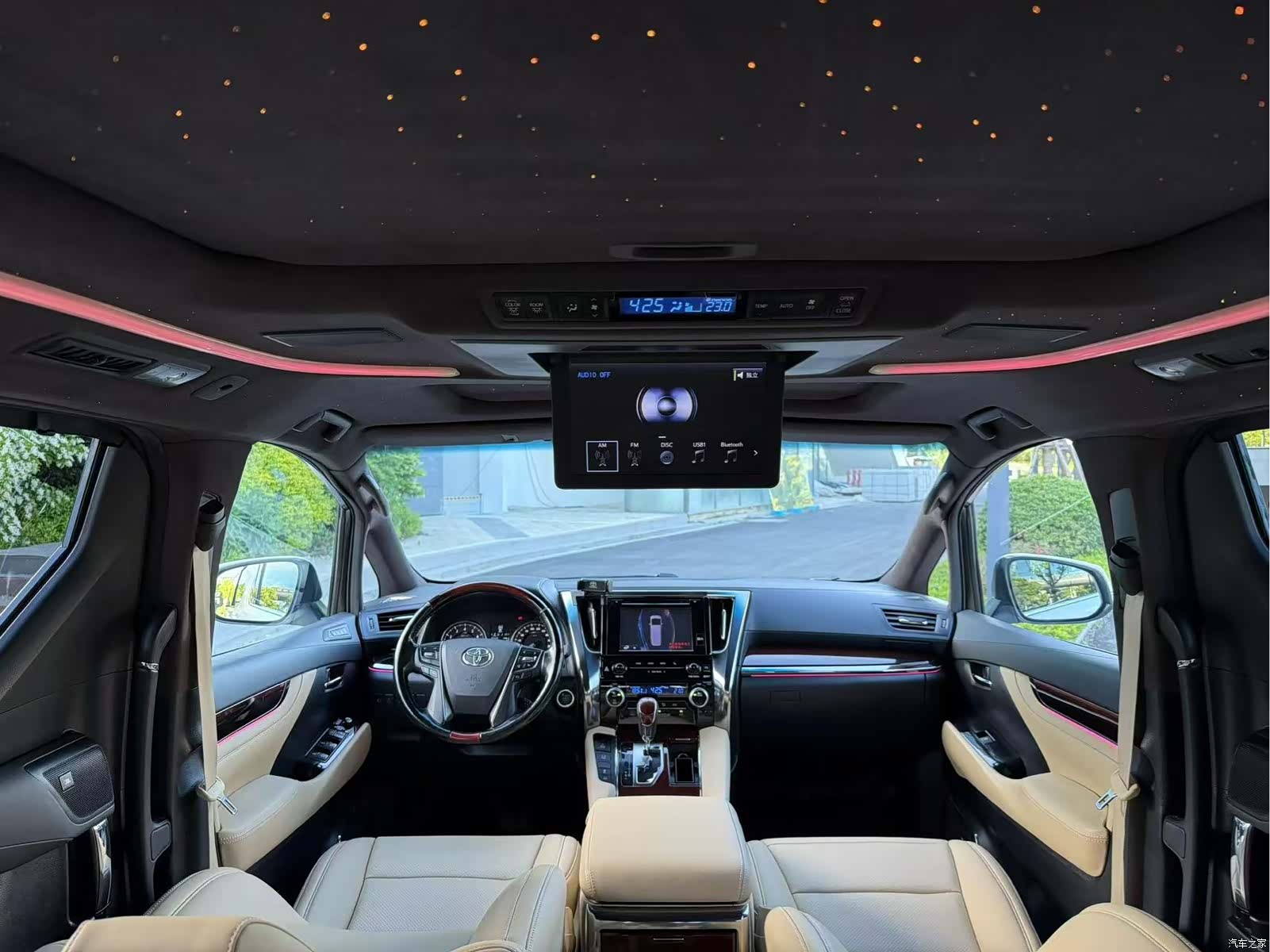 Toyota Alphard, 2017 все фото