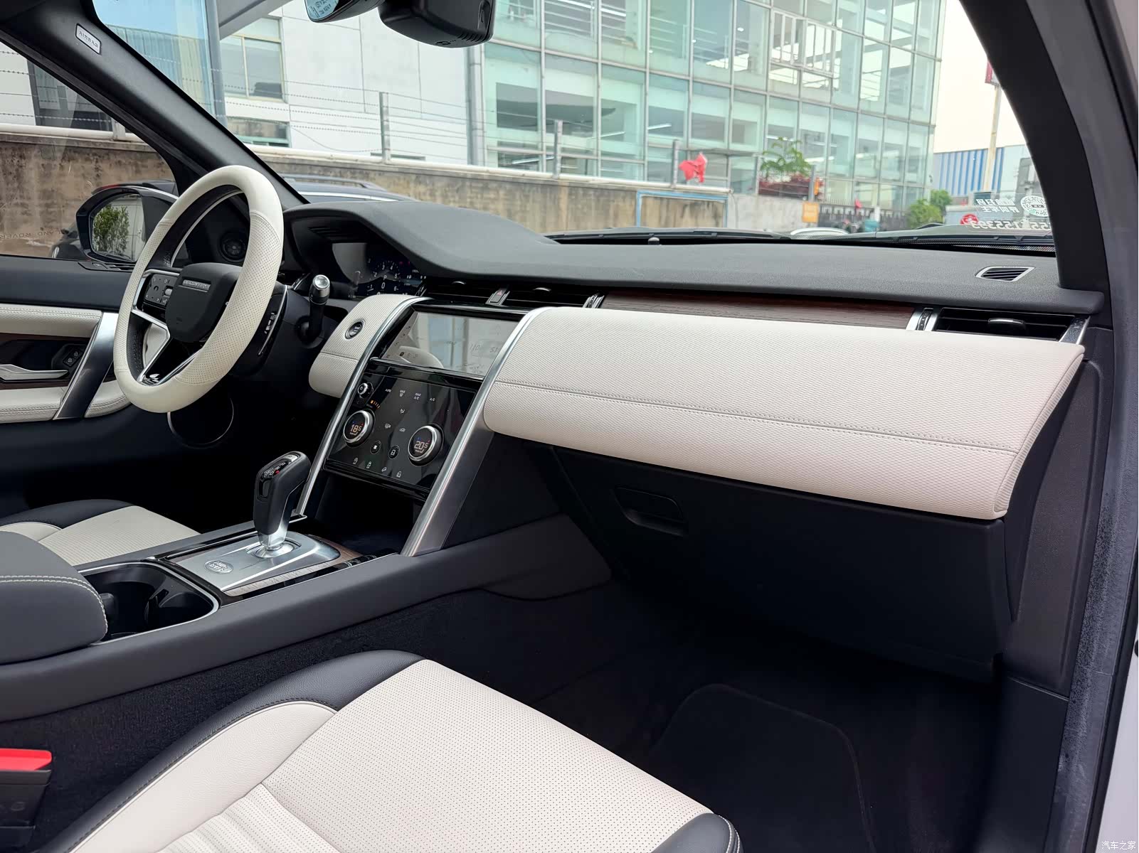 Land Rover Discovery, 2023 15