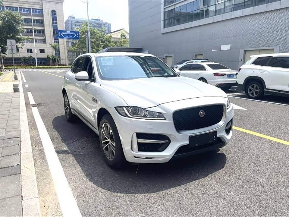 Jaguar F-PACE