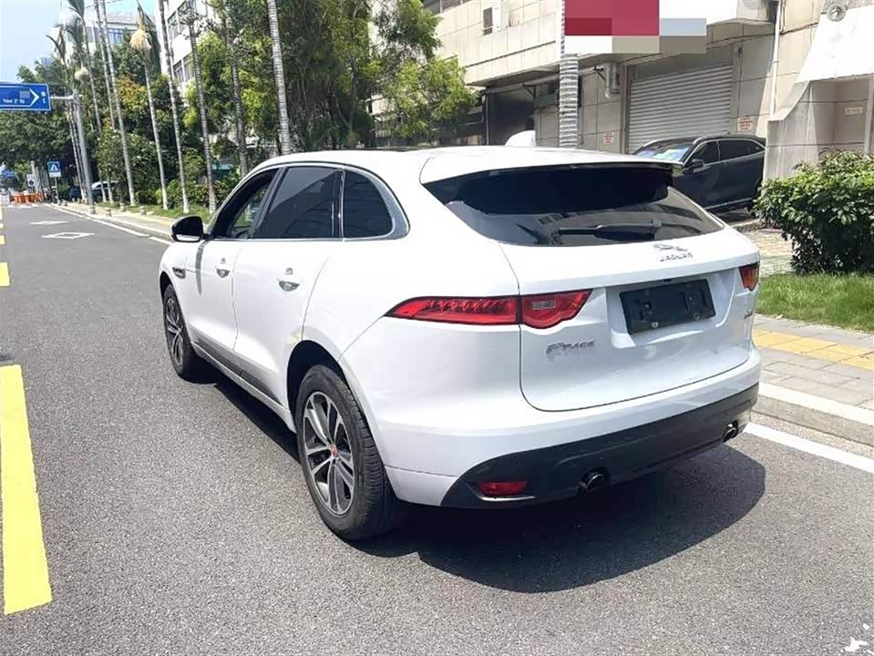 Jaguar F-PACE