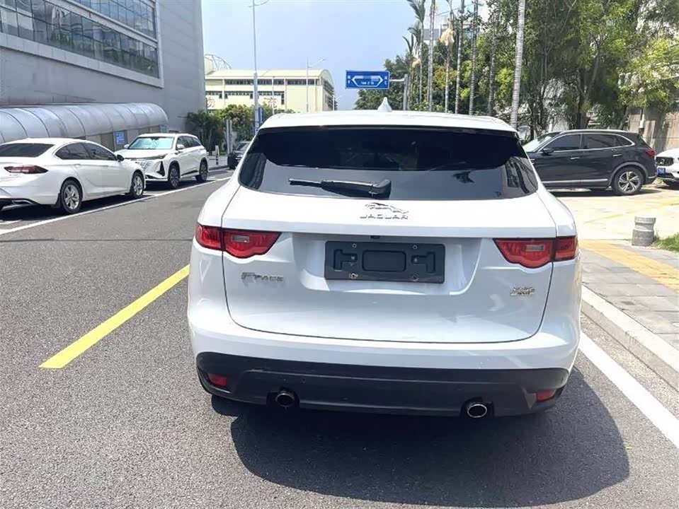 Jaguar F-PACE