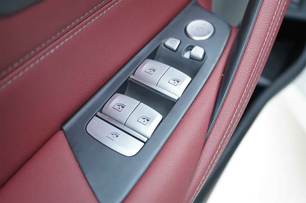 BMW 5 Series, 2024 11