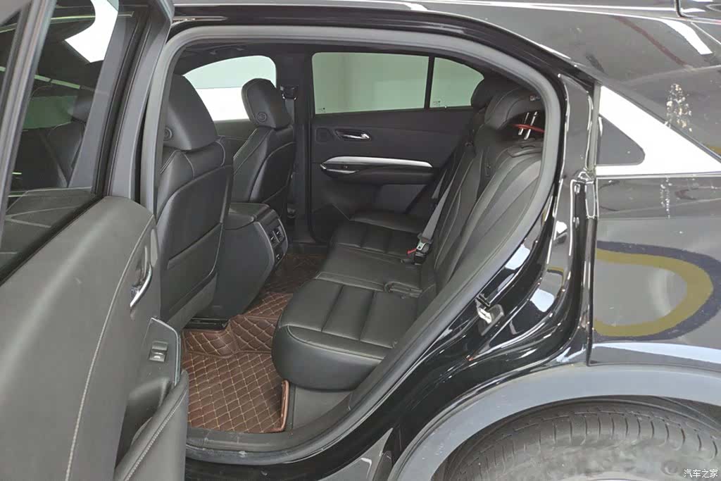 Cadillac XT4, 2020 11