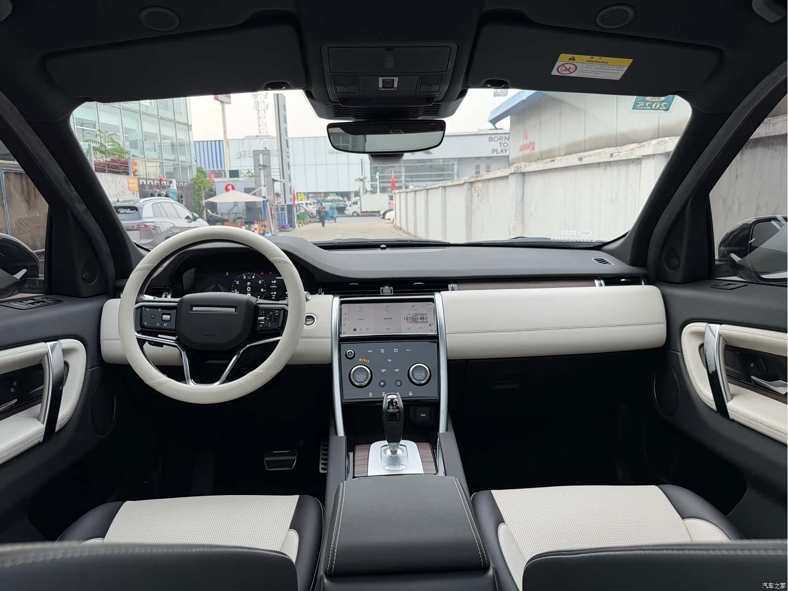 Land Rover Discovery, 2023 6