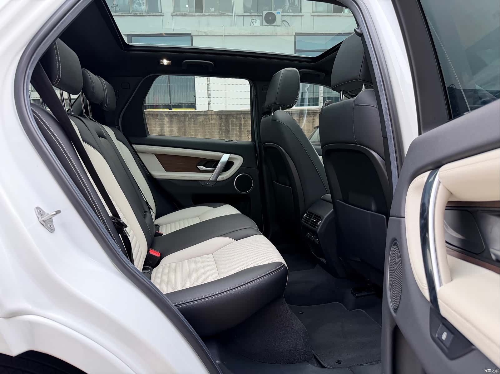 Land Rover Discovery, 2023 19