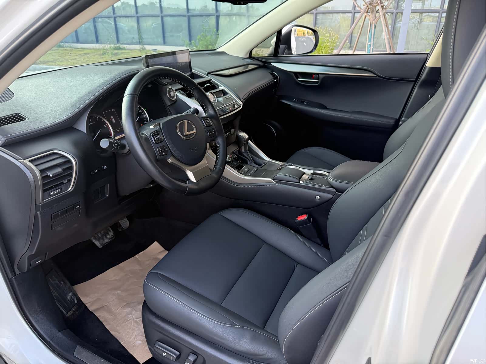 Lexus NX, 2018 4
