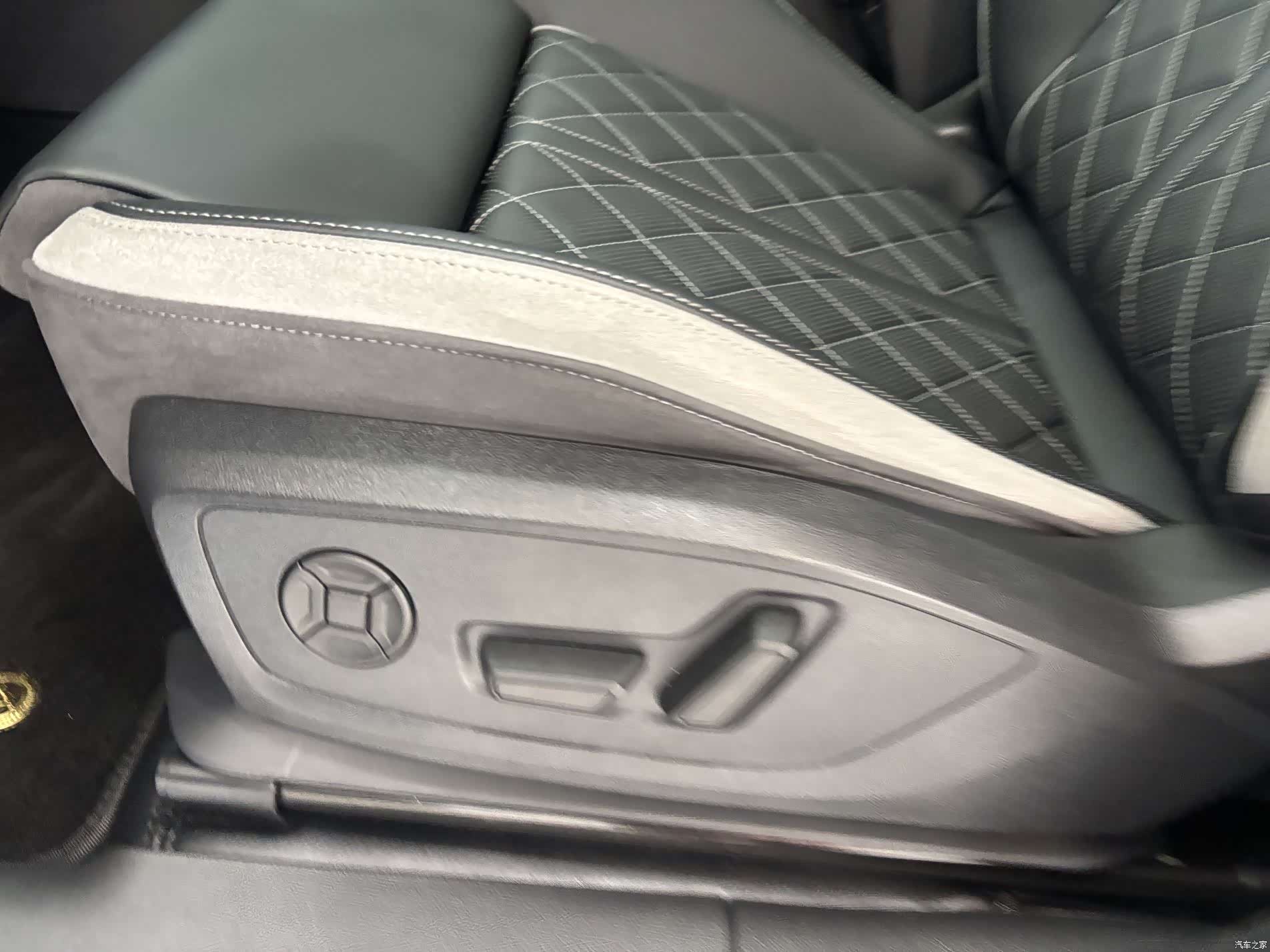 Audi Q3, 2025 13
