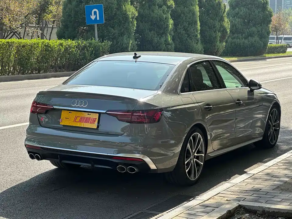 Audi S4
