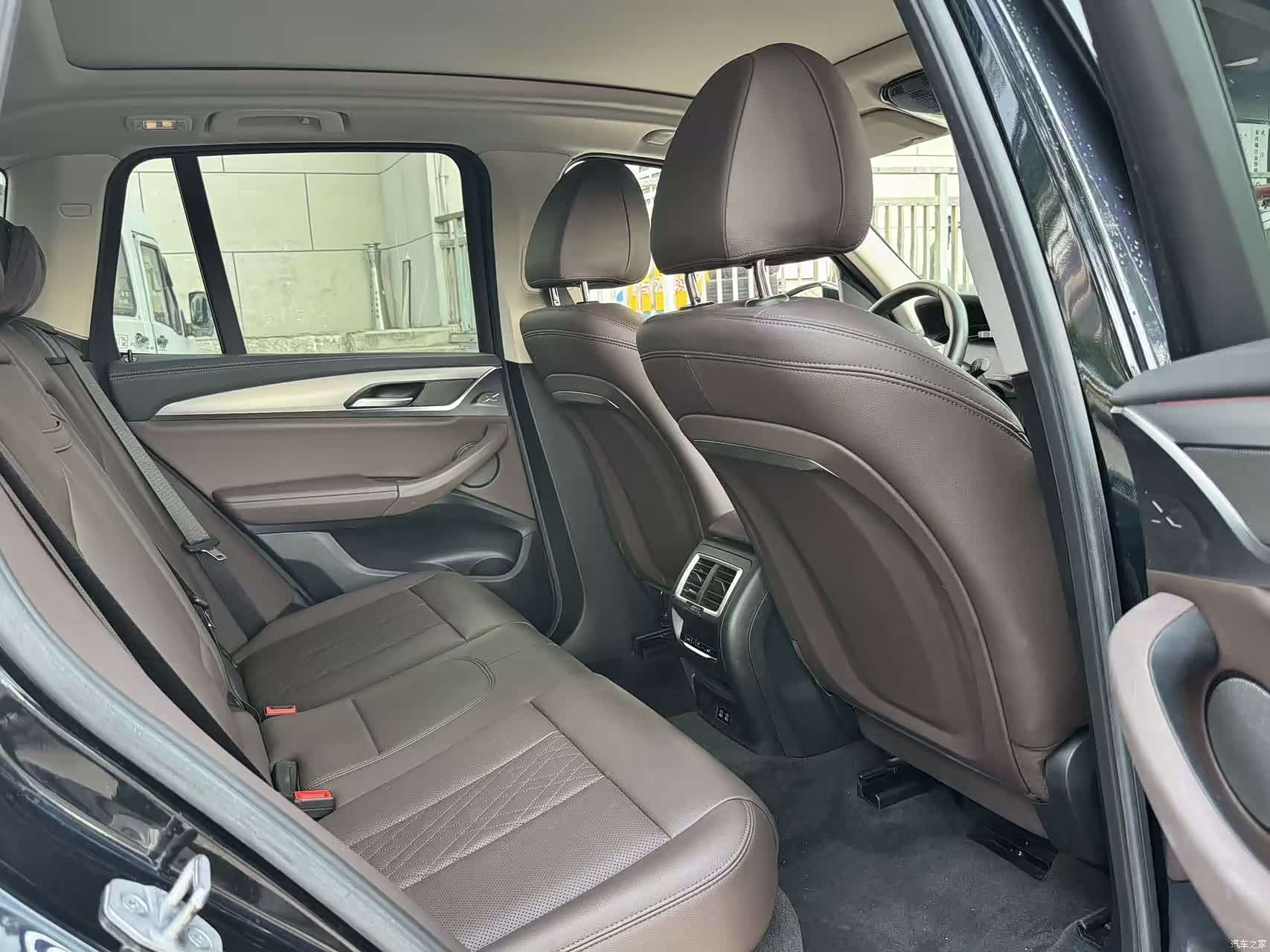 BMW iX3, 2023 9