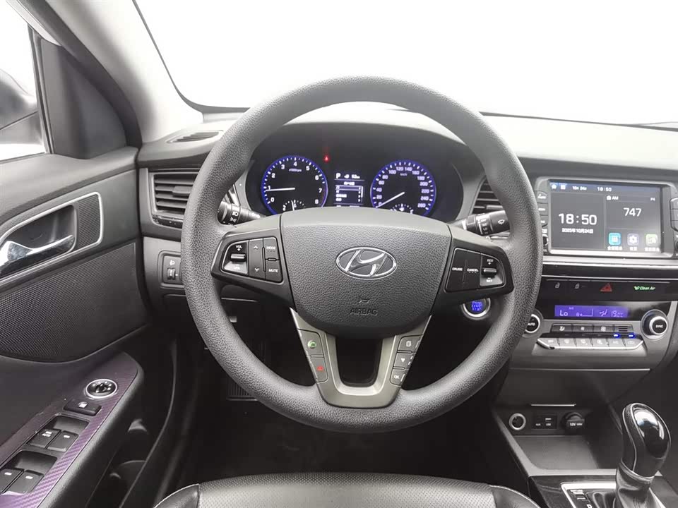 Hyundai Name picture