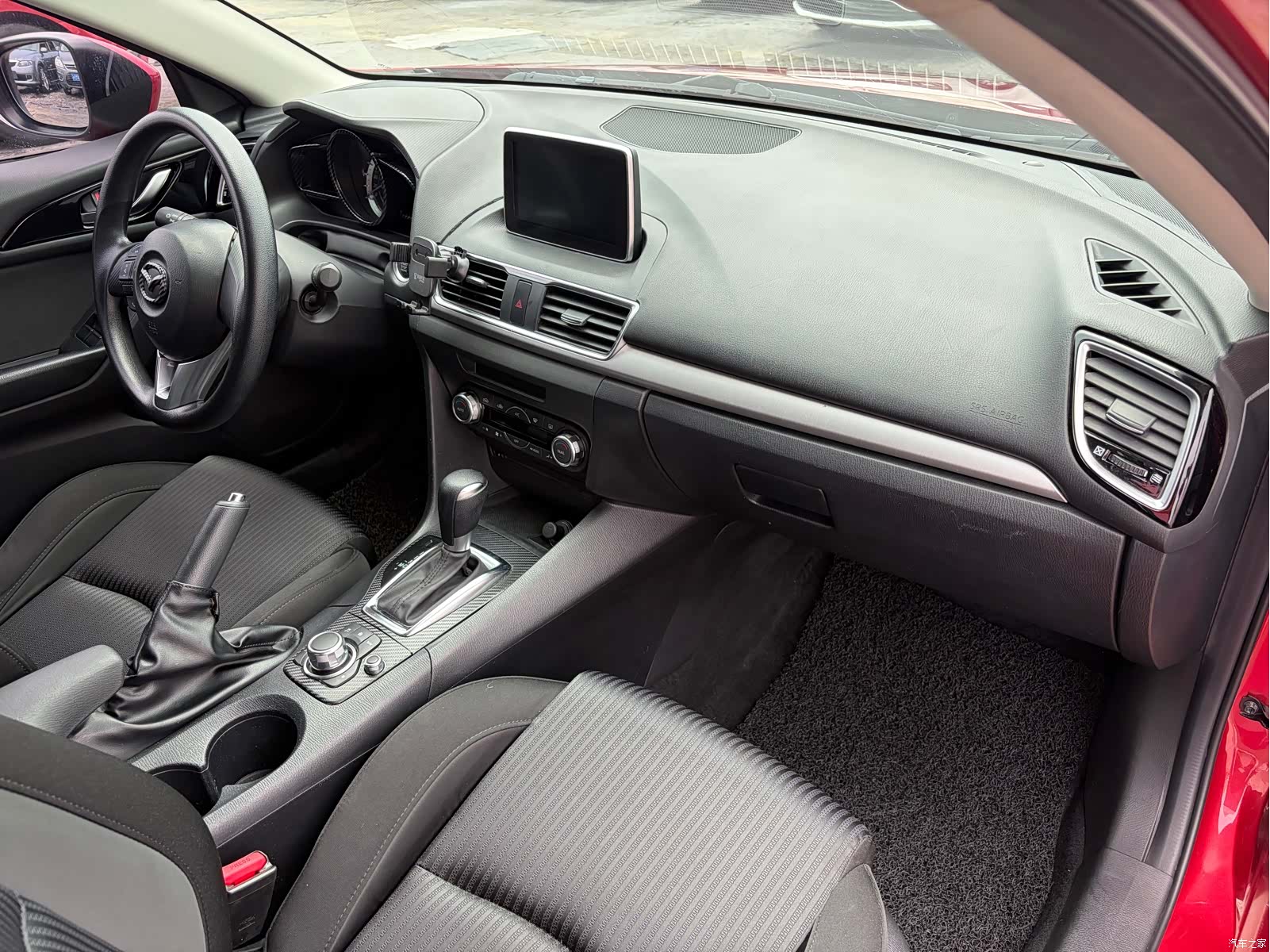 Mazda Mazda3, 2016 13