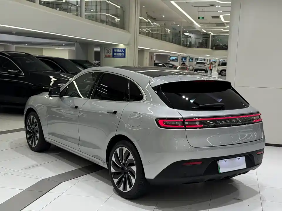 AITO Ask the world M5