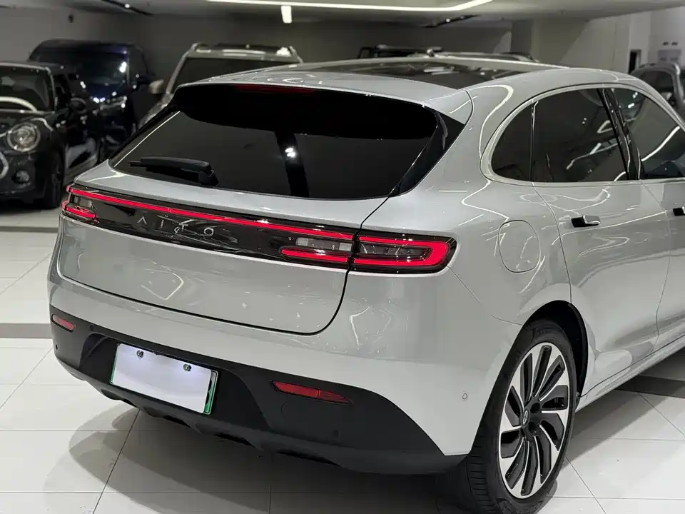 AITO Ask the world M5