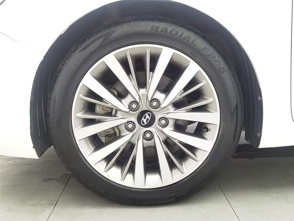 Hyundai Name picture